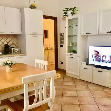 Presso La Maison De Gioel Usufruirai Di Un Appartamento Indipendente Dotato Di Uso Cucina E Lavatrice Arredato In Maniera Funzionale Situato In Ottima Posizione Vicino A Supermercati Caffetterie Pasticcerie Bar Pizzerie E Tanti Altri Servizi 奧爾比亞 外观 照片