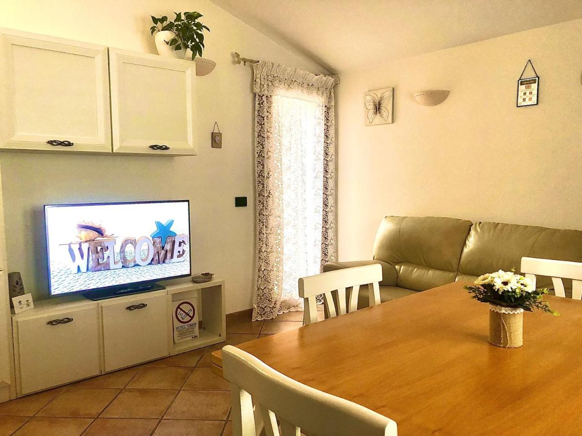 Presso La Maison De Gioel Usufruirai Di Un Appartamento Indipendente Dotato Di Uso Cucina E Lavatrice Arredato In Maniera Funzionale Situato In Ottima Posizione Vicino A Supermercati Caffetterie Pasticcerie Bar Pizzerie E Tanti Altri Servizi 奧爾比亞 外观 照片