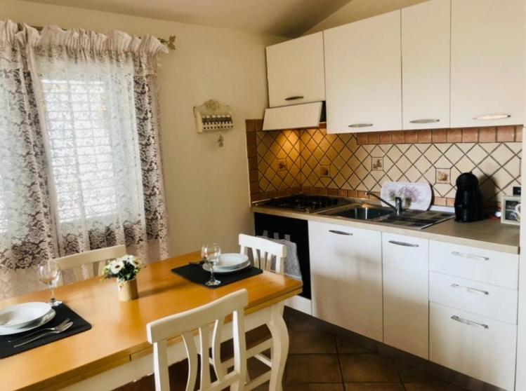 Presso La Maison De Gioel Usufruirai Di Un Appartamento Indipendente Dotato Di Uso Cucina E Lavatrice Arredato In Maniera Funzionale Situato In Ottima Posizione Vicino A Supermercati Caffetterie Pasticcerie Bar Pizzerie E Tanti Altri Servizi 奧爾比亞 外观 照片